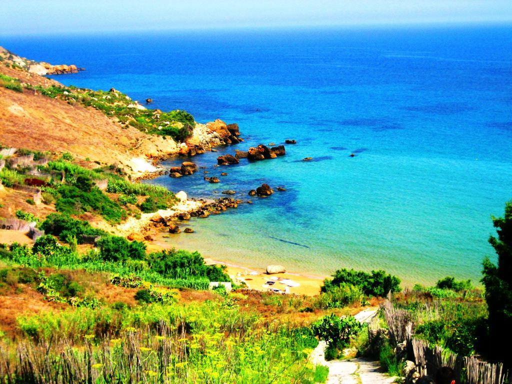 Ta'Kemmuna Hotel Qala Buitenkant foto