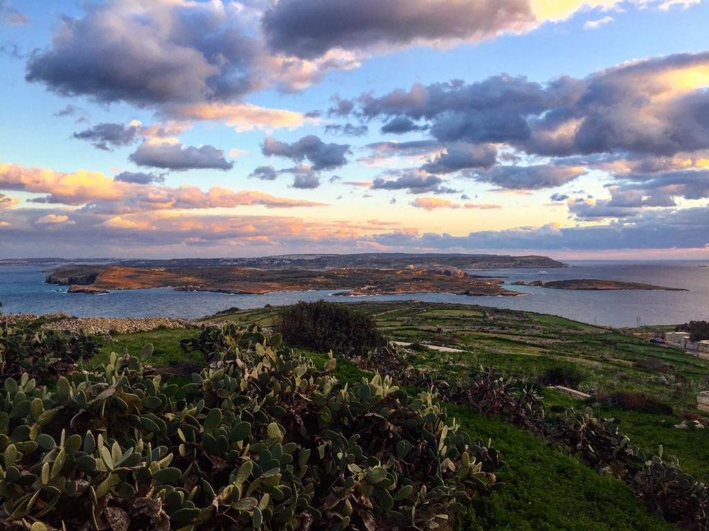 Ta'Kemmuna Hotel Qala Buitenkant foto