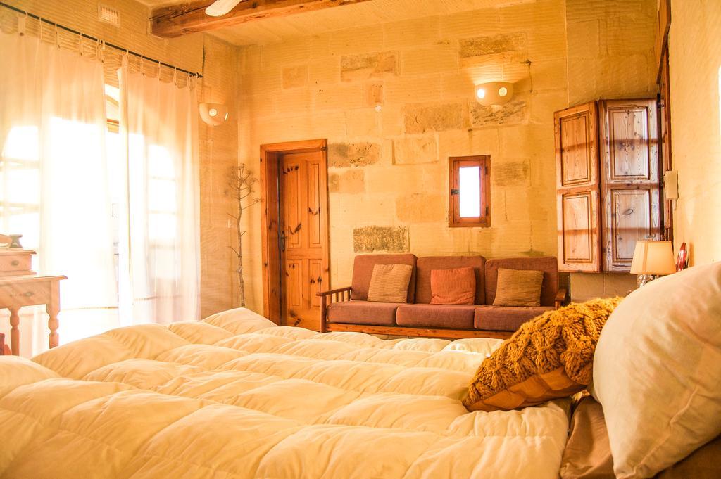 Ta'Kemmuna Hotel Qala Buitenkant foto