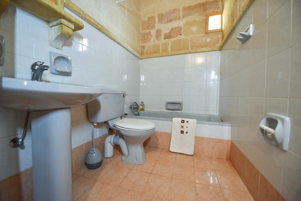 Ta'Kemmuna Hotel Qala Buitenkant foto